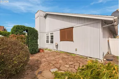 1988 Nut Tree Dr, Salem, OR 97304 - Photo 36