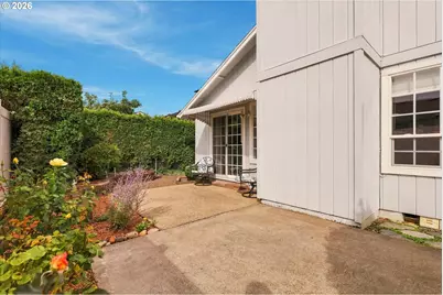 1988 Nut Tree Dr, Salem, OR 97304 - Photo 34