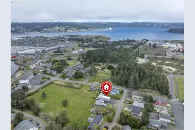 220 SW 29th St, Newport, OR 97365 - Photo 6