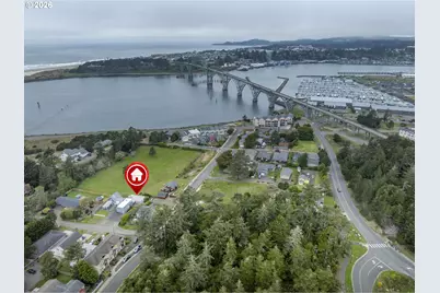 220 SW 29th St, Newport, OR 97365 - Photo 8