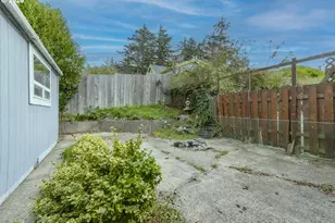 220 SW 29th St, Newport, OR 97365 - Photo 4
