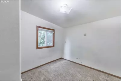 220 SW 29th St, Newport, OR 97365 - Photo 18