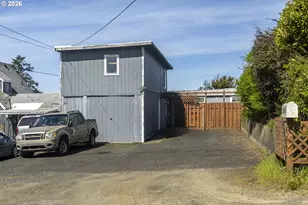 220 SW 29th St, Newport, OR 97365 - Photo 12