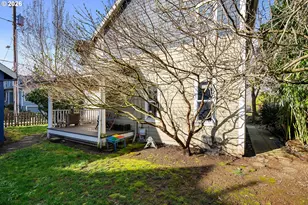 837 NE Roselawn St, Portland, OR 97211 - Photo 18