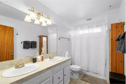 837 NE Roselawn St, Portland, OR 97211 - Photo 12