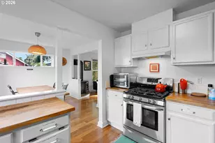 837 NE Roselawn St, Portland, OR 97211 - Photo 10