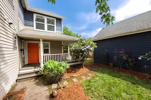 837 NE Roselawn St, Portland, OR 97211 - Photo 2