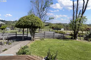 6771 N Bank Rd, Roseburg, OR 97470 - Photo 22