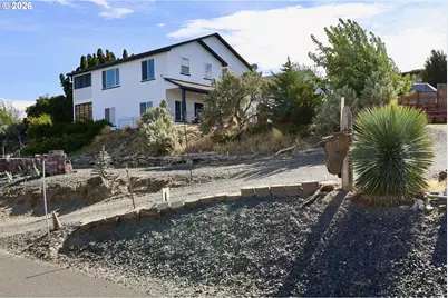33950 Hilltop Dr, Hermiston, OR 97838 - Photo 1