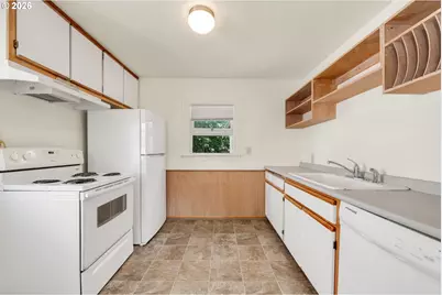2025 Devos St, Eugene, OR 97402 - Photo 8