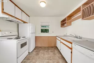 2025 Devos St, Eugene, OR 97402 - Photo 8