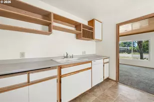 2025 Devos St, Eugene, OR 97402 - Photo 10