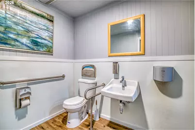 203 N Birch St, Coquille, OR 97423 - Photo 18