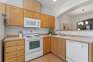 15450 SW Sparrow Loop, Beaverton, OR 97007 - Photo 12