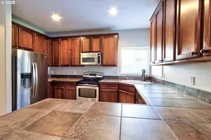 300 SW Mt Mazama St, McMinnville, OR 97128 - Photo 8