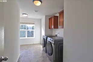 300 SW Mt Mazama St, McMinnville, OR 97128 - Photo 22