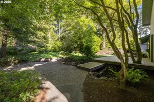 1810 SW Parkwood Dr, Portland, OR 97225 - Photo 32