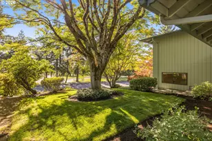 1810 SW Parkwood Dr, Portland, OR 97225 - Photo 30