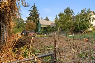 1949 SE Orient Dr, Gresham, OR 97080 - Photo 24
