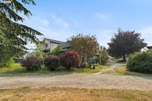 1949 SE Orient Dr, Gresham, OR 97080 - Photo 2