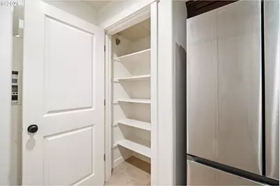 622 NE Garswood Ln, Hillsboro, OR 97006 - Photo 8