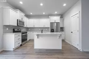 1030 S College St, Newberg, OR 97132 - Photo 4