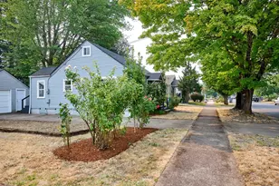 1136 NE Galloway St, McMinnville, OR 97128 - Photo 26