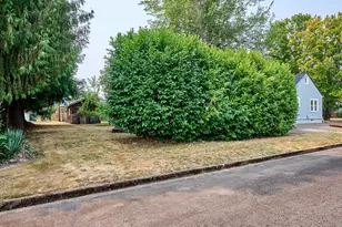 1136 NE Galloway St, McMinnville, OR 97128 - Photo 40