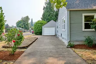 1136 NE Galloway St, McMinnville, OR 97128 - Photo 30