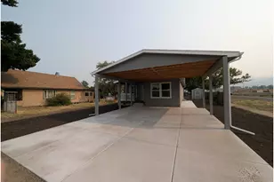 1302 Jackson Ave, La Grande, OR 97850 - Photo 2