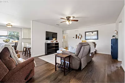 112 E 2nd St, Halsey, OR 97348 - Photo 8