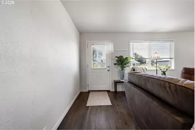 112 E 2nd St, Halsey, OR 97348 - Photo 6