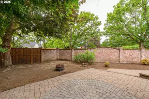 2351 NW Pinehurst Dr, McMinnville, OR 97128 - Photo 34