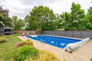 2351 NW Pinehurst Dr, McMinnville, OR 97128 - Photo 2