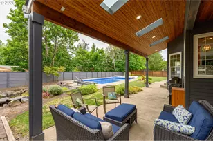 2351 NW Pinehurst Dr, McMinnville, OR 97128 - Photo 32