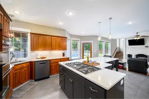 2351 NW Pinehurst Dr, McMinnville, OR 97128 - Photo 10