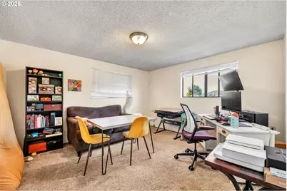 1390 R St, Springfield, OR 97477 - Photo 8