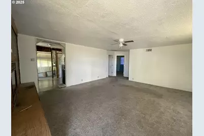 2202 Joe Wright Rd, Klamath Falls, OR 97603 - Photo 4