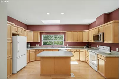 5714 Crooked Finger Rd NE, Scotts Mills, OR 97375 - Photo 10