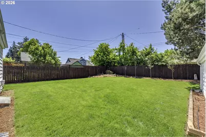 4768 N Yale St, Portland, OR 97203 - Photo 28
