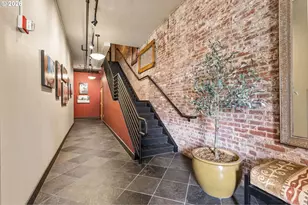 1240 NW Hoyt St, Portland, OR 97209 - Photo 8