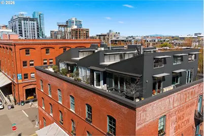 1240 NW Hoyt St #6, Portland, OR 97209 - Photo 2