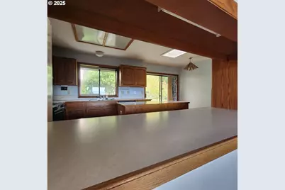 303 9th St, Garibaldi, OR 97118 - Photo 16