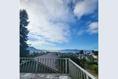 303 9th St, Garibaldi, OR 97118 - Photo 14