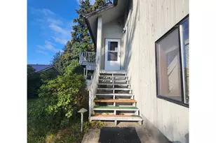 303 9th St, Garibaldi, OR 97118 - Photo 2