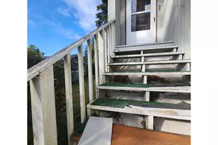 303 9th St, Garibaldi, OR 97118 - Photo 6