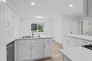 4675 Princess Ct, Salem, OR 97305 - Photo 10