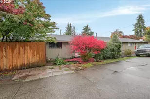 441 W Gloucester St, Gladstone, OR 97027 - Photo 1