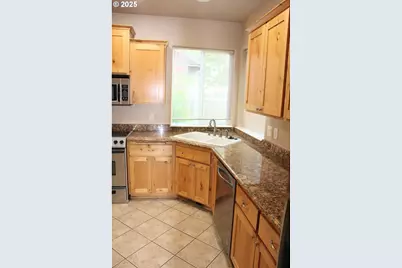 871 Marshall Ave, Medford, OR 97501 - Photo 10