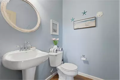559 E 16th St, Lafayette, OR 97127 - Photo 20